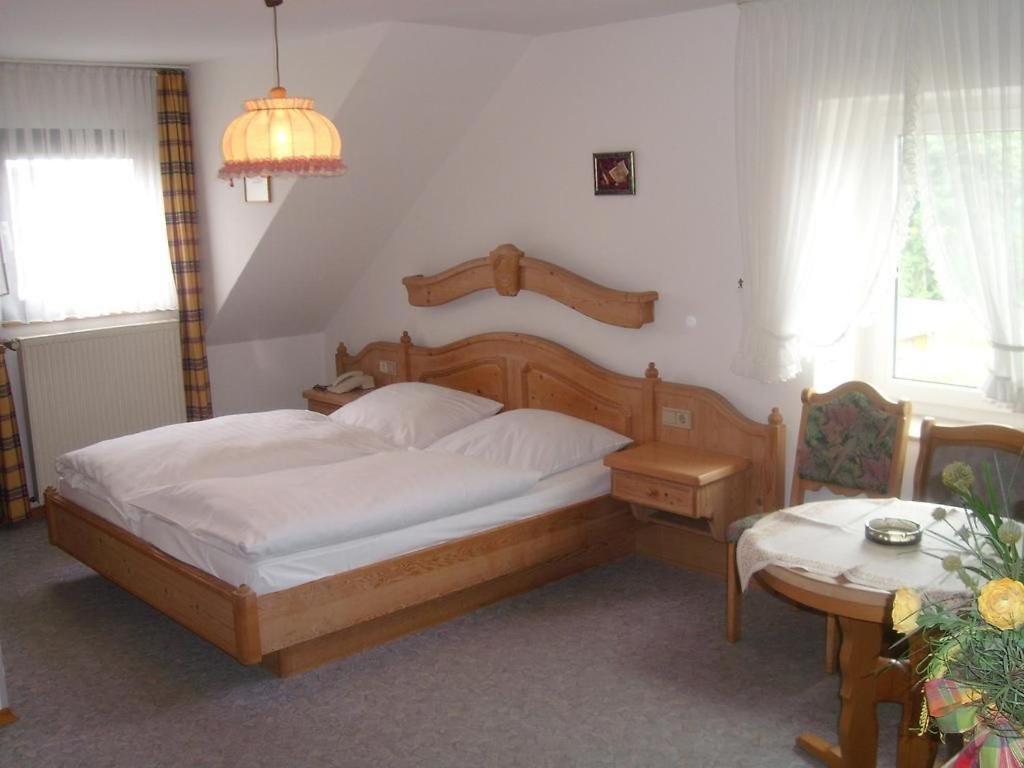 Dreischlaeger Hof Hotel Neustadt  ภายนอก รูปภาพ