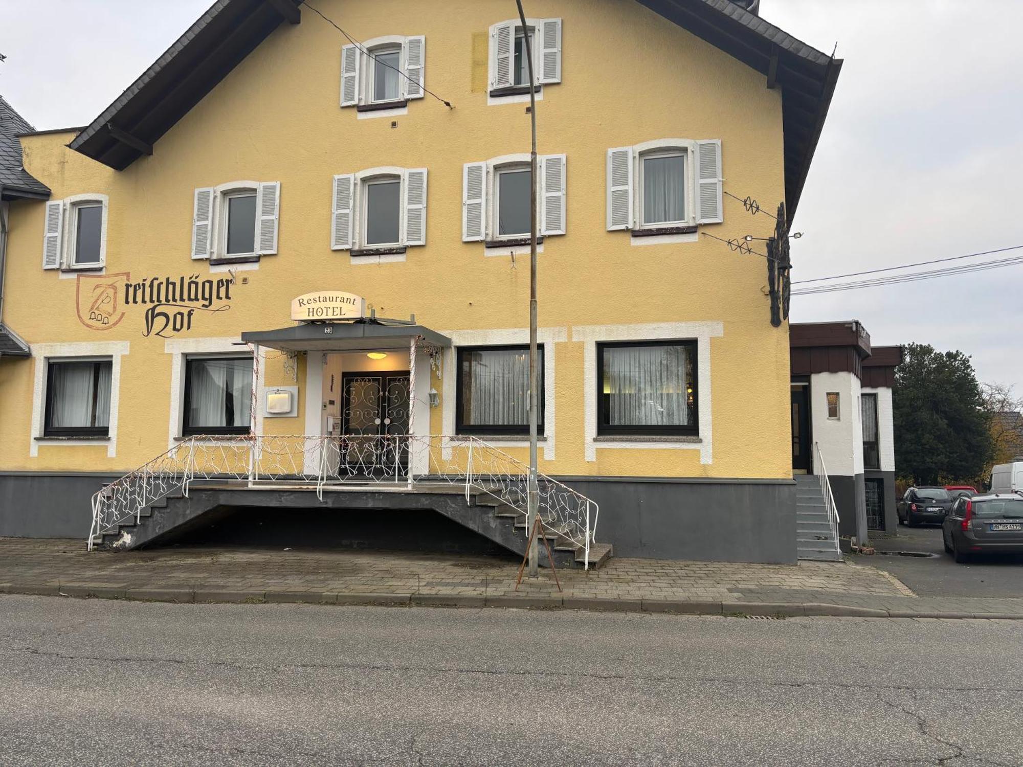 Dreischlaeger Hof Hotel Neustadt  ภายนอก รูปภาพ