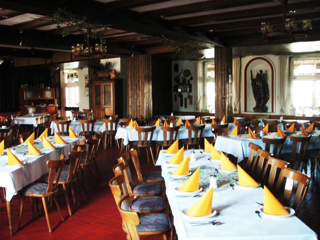 Dreischlaeger Hof Hotel Neustadt  ภายนอก รูปภาพ
