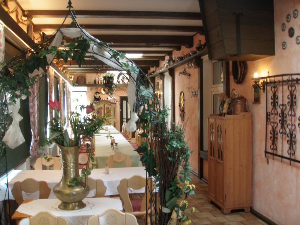 Dreischlaeger Hof Hotel Neustadt  ภายนอก รูปภาพ