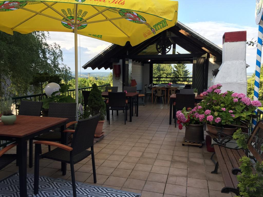 Dreischlaeger Hof Hotel Neustadt  ภายนอก รูปภาพ